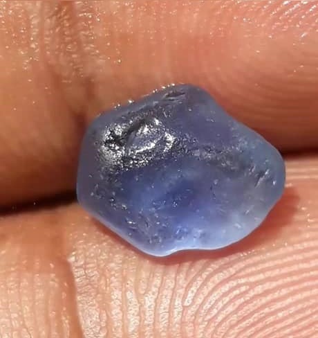 Blue sapphire rough